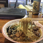 ラーメンジャイアン - 普通の太さでストレート
やや硬め