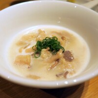 ビーフキッチン 恵比寿店 - イギリス王室御用達の岩塩とホルモンだけで仕上げたモツ煮込み