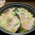 Shabuyou - 三元豚バラ　食べ放題コース　白だし+鶏ガラ醤油だし　1,319円