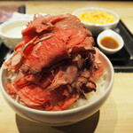 牛恋 - 盛り放題 ! ローストビーフ丼 1500円