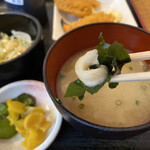 Makanaiya - 味噌汁の具材