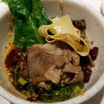 海底撈火鍋 - 専用のタレへ