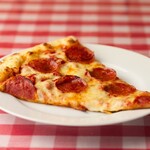 ROCCO'S NEW YORK STYLE PIZZA - ペパロニサラミのピザ