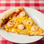 ROCCO'S NEW YORK STYLE PIZZA - エビとコーンのピザ