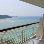 ルネッサンス　リゾート　オキナワ - 客室からの眺め 真栄田岬方面 （2009年5月）