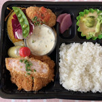 リストア カフェ アリアドネ - 海老カツレモンソース、タルタルソース添え
      1058円