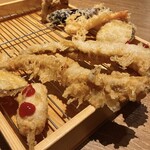 170341004 - アナゴ・鶏ささみ・ナス・舞茸・サツマイモ・エビの天ぷら