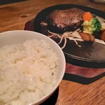 熟成肉と手作りソーセージの旨安ワイン酒場炭焼グリル　孫三郎 - 