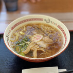 Katsuragawapakingueriakudarisensunakkukona - 自家製醤油ラーメン 550円