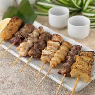 We offer Hakata-style Grilled skewer with overwhelming cost performance.