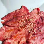 老舗精肉店直送 岡崎焼肉 飛騨牛の奴隷 - 