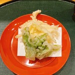 味享 - 白魚と蕗の薹の天ぷら