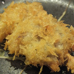 大阪串かつ　テンテコマイ - 【100円串】「とりはつ」：炭火焼きの名店とは違うアプローチで食感を活かして。