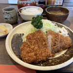 双葉 - とんかつ定食（950円）