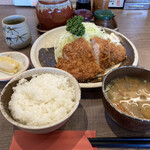 Futaba - とんかつ定食（950円）