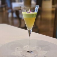 ソンブルイユ TOKYO - 春野菜のヴルデとコンソメジュレ