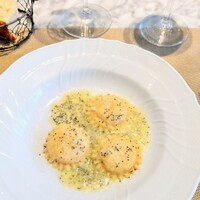 La Brianza - オマール海老ホタテ真鯛のラビオリ発酵バターケシの実のソース。シェフカリフォルニアからおかえりなさいませ☆ Magariのメニューからエッセンスが取り入れられたのではと察せられるメニューいただけて嬉しい