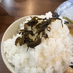 家庭料理居酒屋 よってって - この高菜、本気で辛い‼️白飯がガバガバ無くなる…