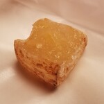 緒方 - ⑫柚子の葛焼き
      柚子の香りたっぷりな葛焼き
      熱々もちもち&プルプル