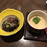 unagiseiroukounoya - 鰻せいろう蒸しと天ぷら御膳（上）3,680円のうざくと茶碗蒸し。うざく、甘酸っぱい鰻が楽しめます。茶碗蒸しにも鰻が入っていて贅沢