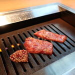 江戸前焼肉 岡本 - カルビやわらかい！