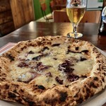 Pizzeria CROCCHIO - ミエーレ(gorgonzola e miele ) 　ハチミツとゴルゴンゾーラの定番コンビにトレビスの苦味