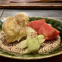 OSAKA きっちん 銀座本店 - 冷前菜
                  ポテトサラダ・セロリ浅漬け・アメーラトマト
                  胡椒を効かせたポテトサラダが美味しい♪
                  アメーラトマトは冷んやりと甘みが強いです。