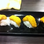 まんねん食堂 - ウニの寿司盛り