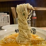 らーめん 一宮鶏白湯 鶏神 - 麺リフト