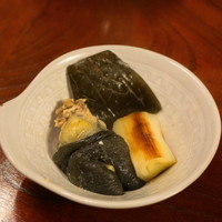 浅草辻むら - 2012.12 すっぽんの肉とエンペラ、焼きネギを皿に取り分けて