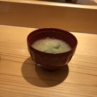 矢の根寿司 ロイヤルパークホテル店 - 味噌汁