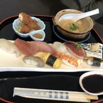 Sushi Yuu - 豚汁付きすしセット