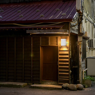 隠れ家のような古民家居酒屋