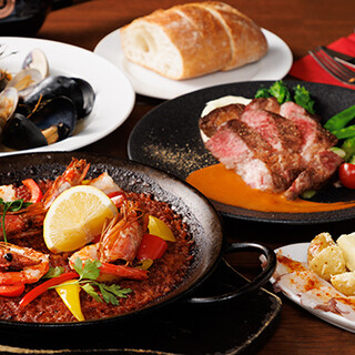 Enjoy tapas and authentic lunches starting at 600 yen per plate.