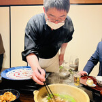 比良山荘 - ◎伊藤大将が絶妙なタイミングで熊肉をしゃぶしゃぶして食べさせてくれる。