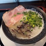 龍潭酒家 - 特製豚骨ラーメン