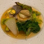 銀座 レカン - 真鯛のヴァプールといろいろなキャベツ アンチョビのブールコンポゼ　 柚子のサバイヨン　クリアな雛鳥のジュ
