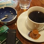 クール - Coffee and Cigarettes