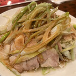 一二三凱旋楼 - 蒸し鶏のネギ油掛け(380円)