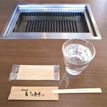 焼肉処いっとう - テーブルセッティング