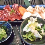 焼肉処いっとう - 「ハラミと牛ホルモンランチ」のメイン
