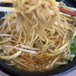 ラーメンガキ大将 - 鬼がらしラーメン 麺アップ