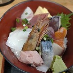 カネセイ - お刺身丼（ご飯少なめ）1000円