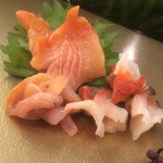 Sushi Ooi - 左が赤貝、右が夜泣き貝。北陸ではアカニシ貝と呼びます