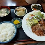 食堂 山男 - 日替定食の「山賊焼き」