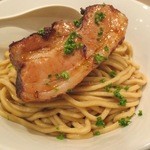 つけ麺 五ノ神製作所 - 13/1/29 仏産バイヨンヌ豚バラ肉。あり得ない厚みと言うか量。