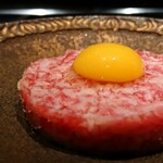 北海道焼肉 北うし - 知床産和牛サーロインユッケ