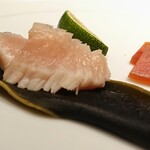 北海道焼肉 北うし - 知床産上ミノ昆布〆自家製カラスミ添