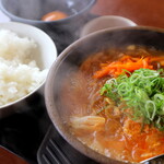 カルビ丼とスン豆腐専門店 韓丼 - 韓国風すき焼き定食