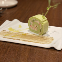 アルコバ - 名物カニロールは見た目がロールケーキ